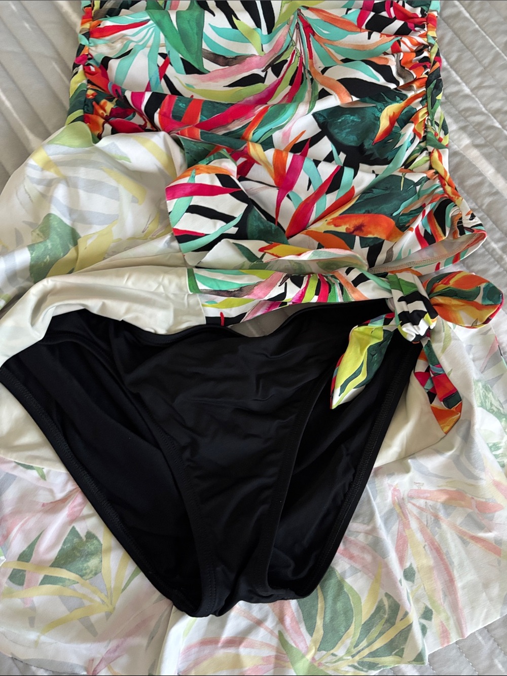 La Blanca Tropical Skirted 2 Piece Tankini 8 - Picture 2 of 3